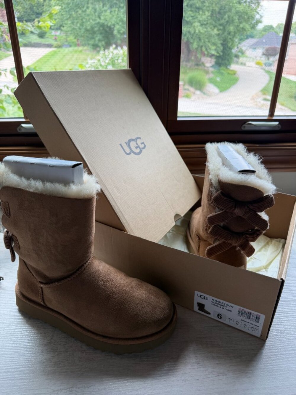 UGG Bailey Bow Corduroy Chestnut Boots Size 6 w/ Original Box
